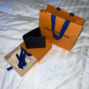 Mens Louis Vuitton Wallet LV